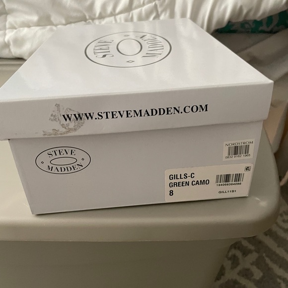 Steve Madden Camo Gills Sneakers - Picture 6 of 7